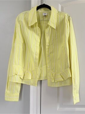 SALE! CAbi 💫 NWOT Summer 2025 Flirt Shirt, Yellow Blouse, Size M